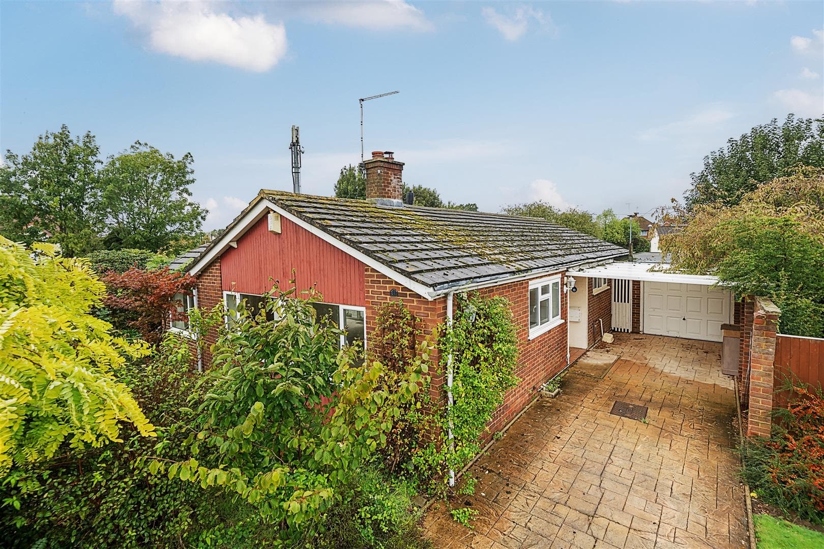 Orchard Glade, Headcorn, Ashford, Kent, TN27 9SR
