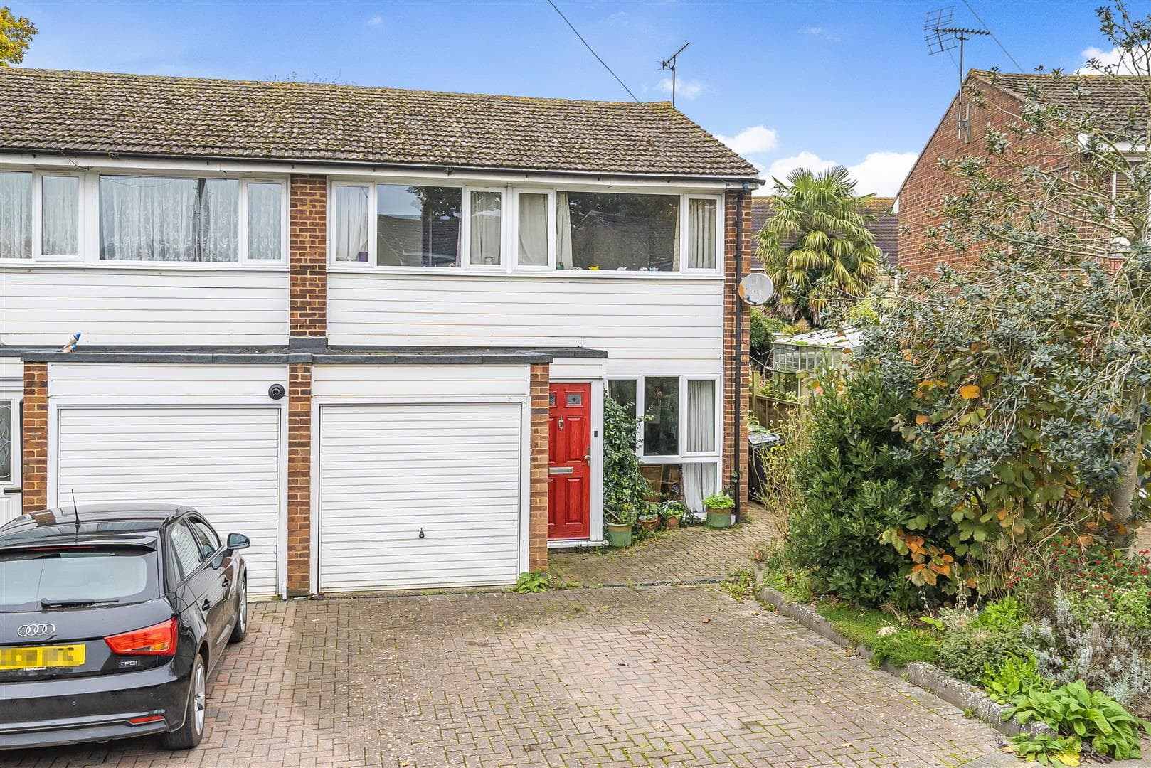 Chaplin Drive, Headcorn, Ashford, Kent, TN27 9TN