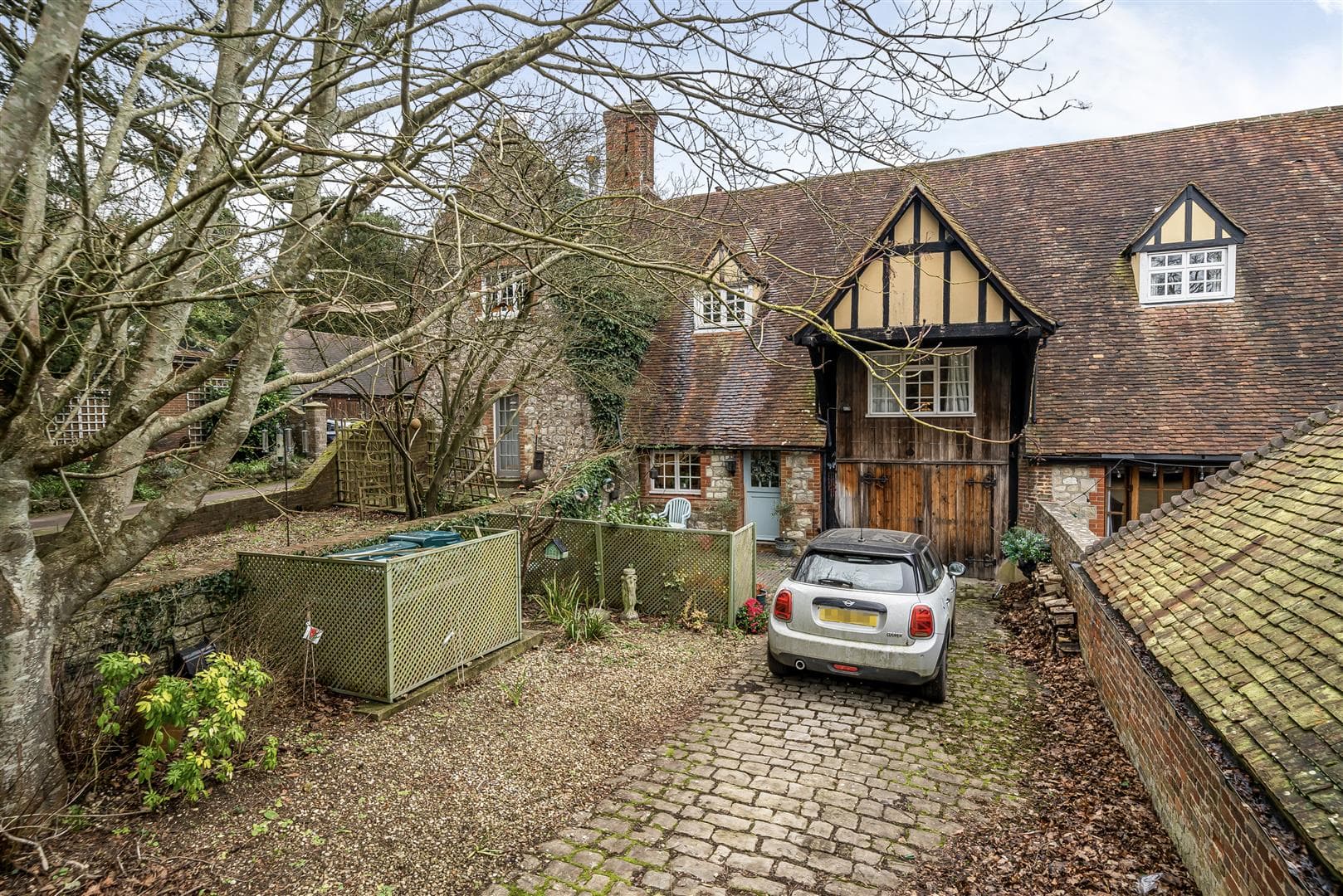 Wierton Hill, Boughton Monchelsea, Maidstone, Kent, ME17 4JS