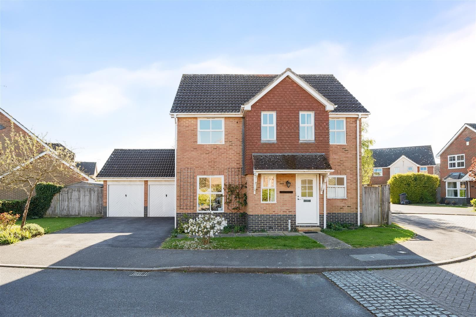 Sharps Field, Headcorn, Ashford, Kent, TN27 9UF