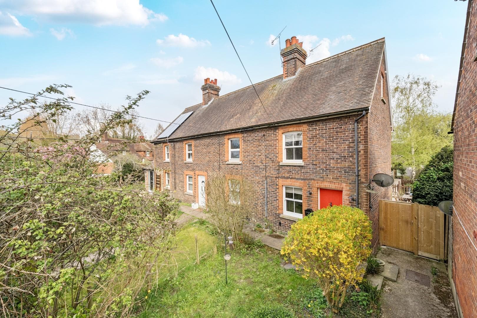 Yalding Hill, Yalding, Maidstone, Kent, ME18 6JJ