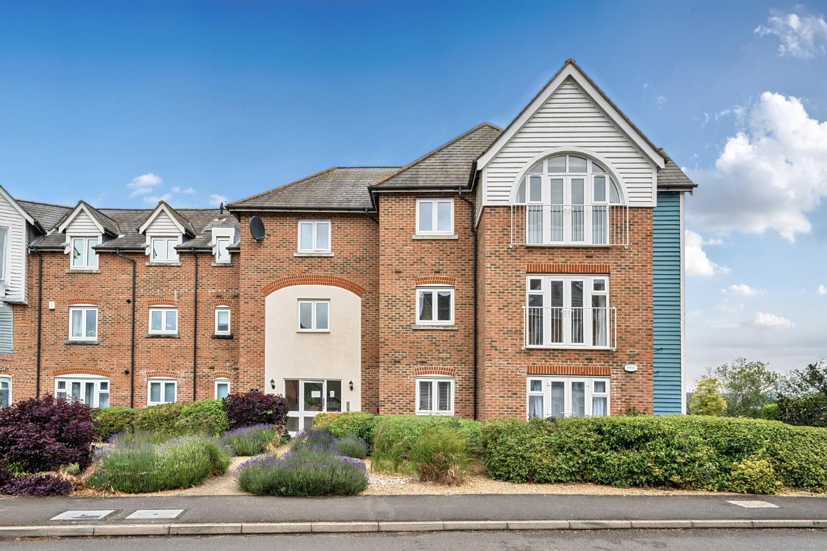 The Lakes, Larkfield, Aylesford, Kent, ME20 6GT