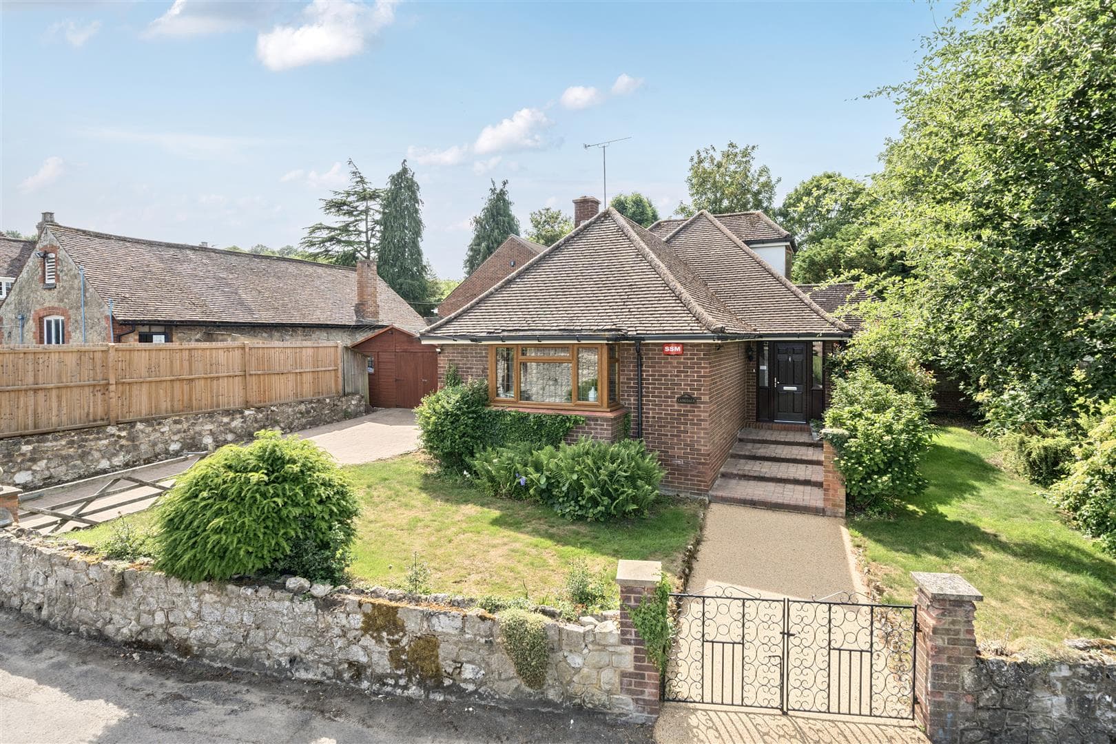 Lower Road, East Farleigh, Maidstone, Kent, ME15 0JW