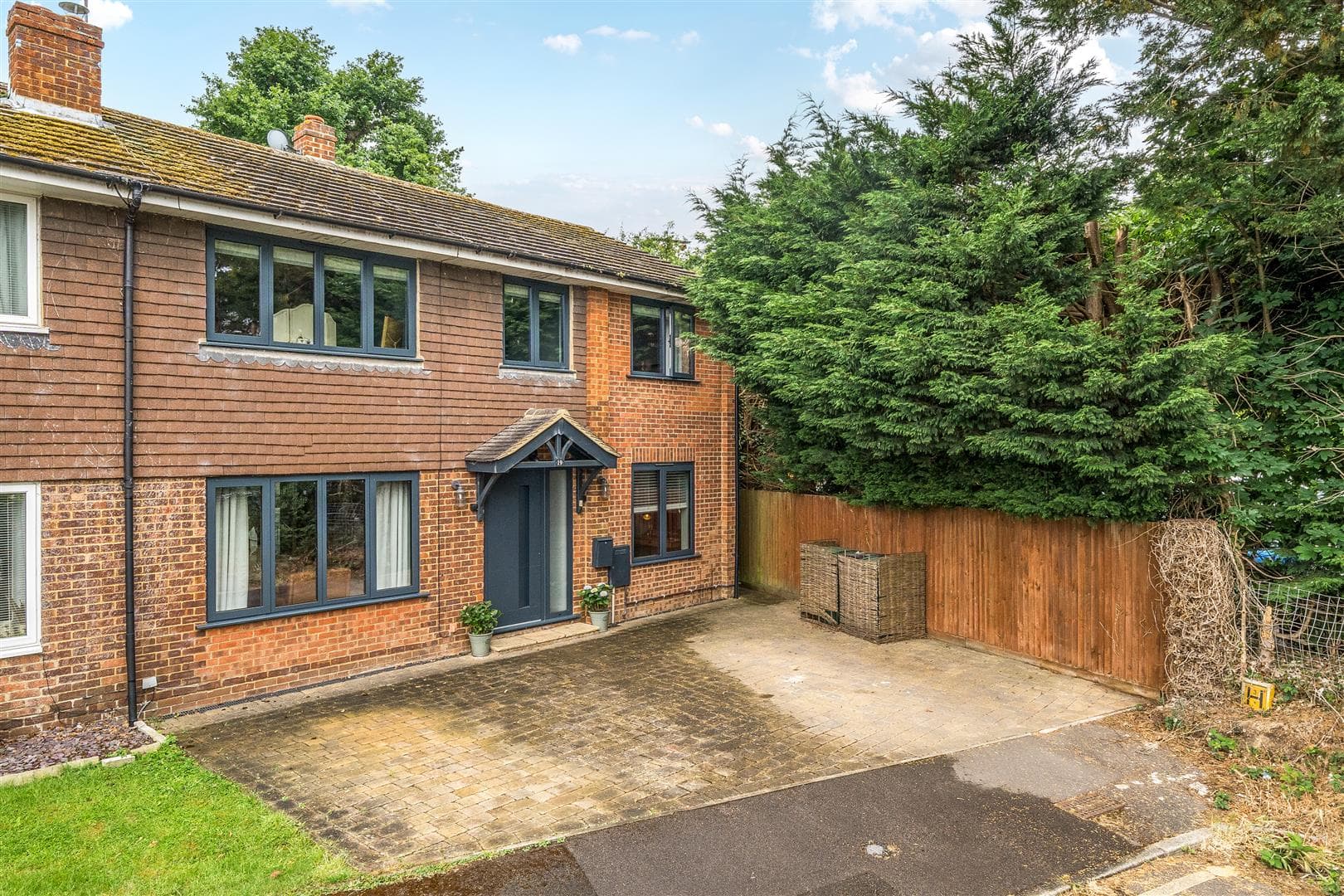 Rushford Close, Headcorn, Ashford, Kent, TN27 9QE