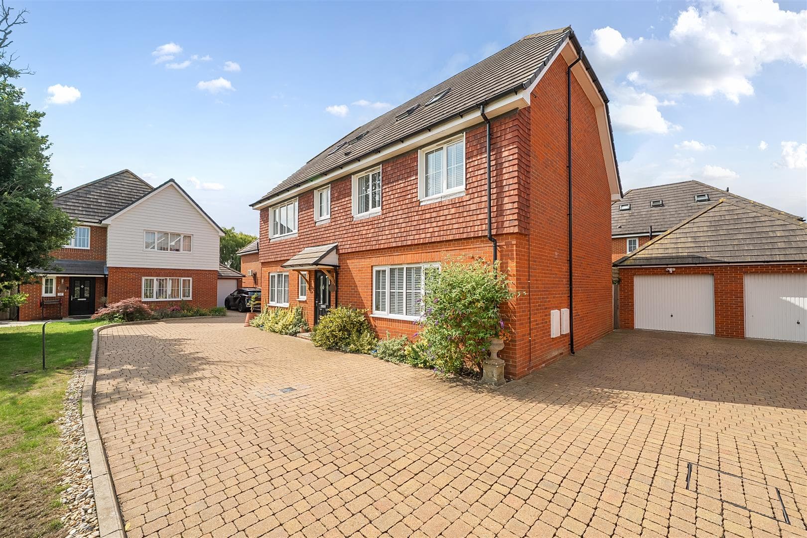 Smith Way, Headcorn, Ashford, Kent, TN27 9EQ
