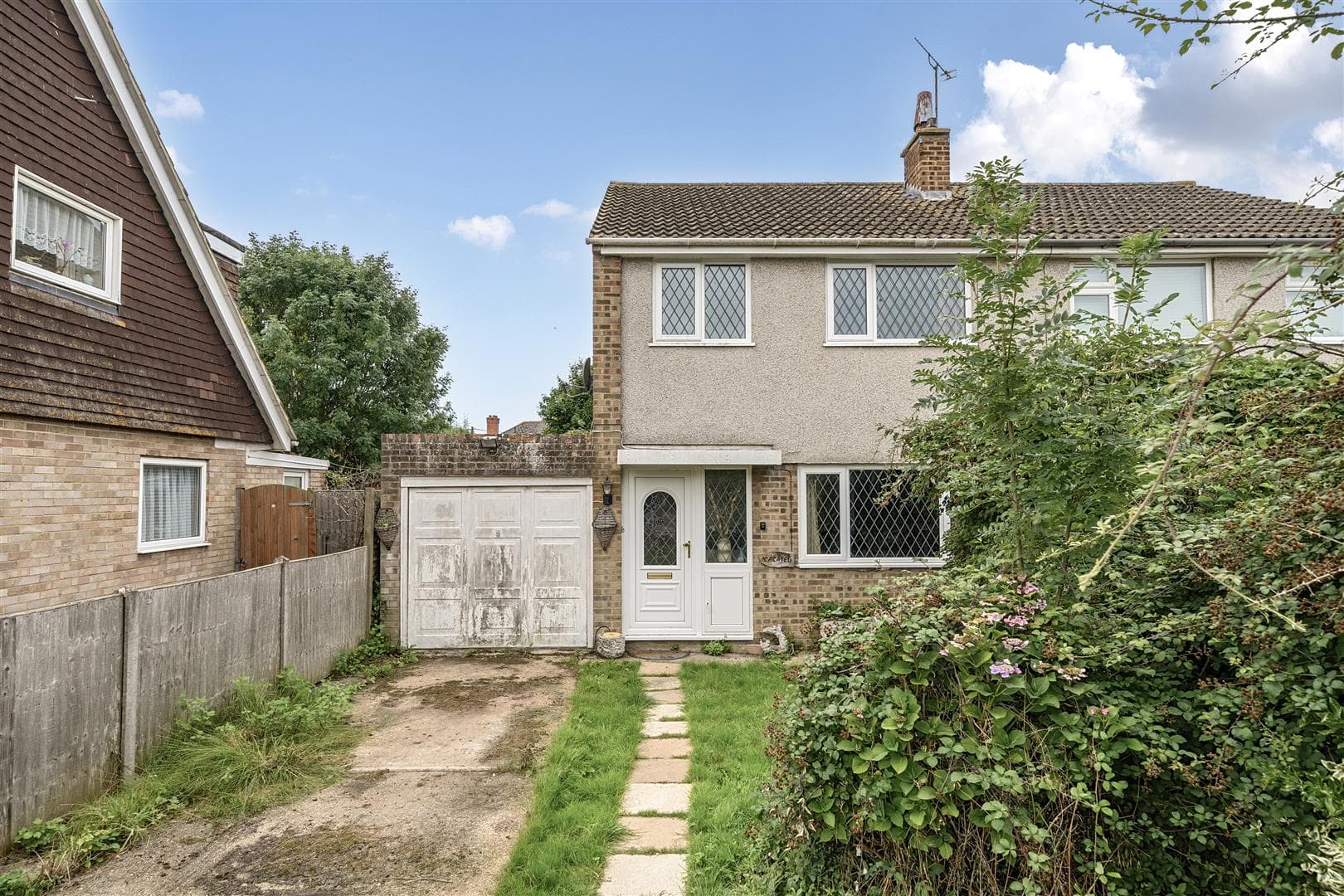 Oak Farm Gardens, Headcorn, TN27 9TZ