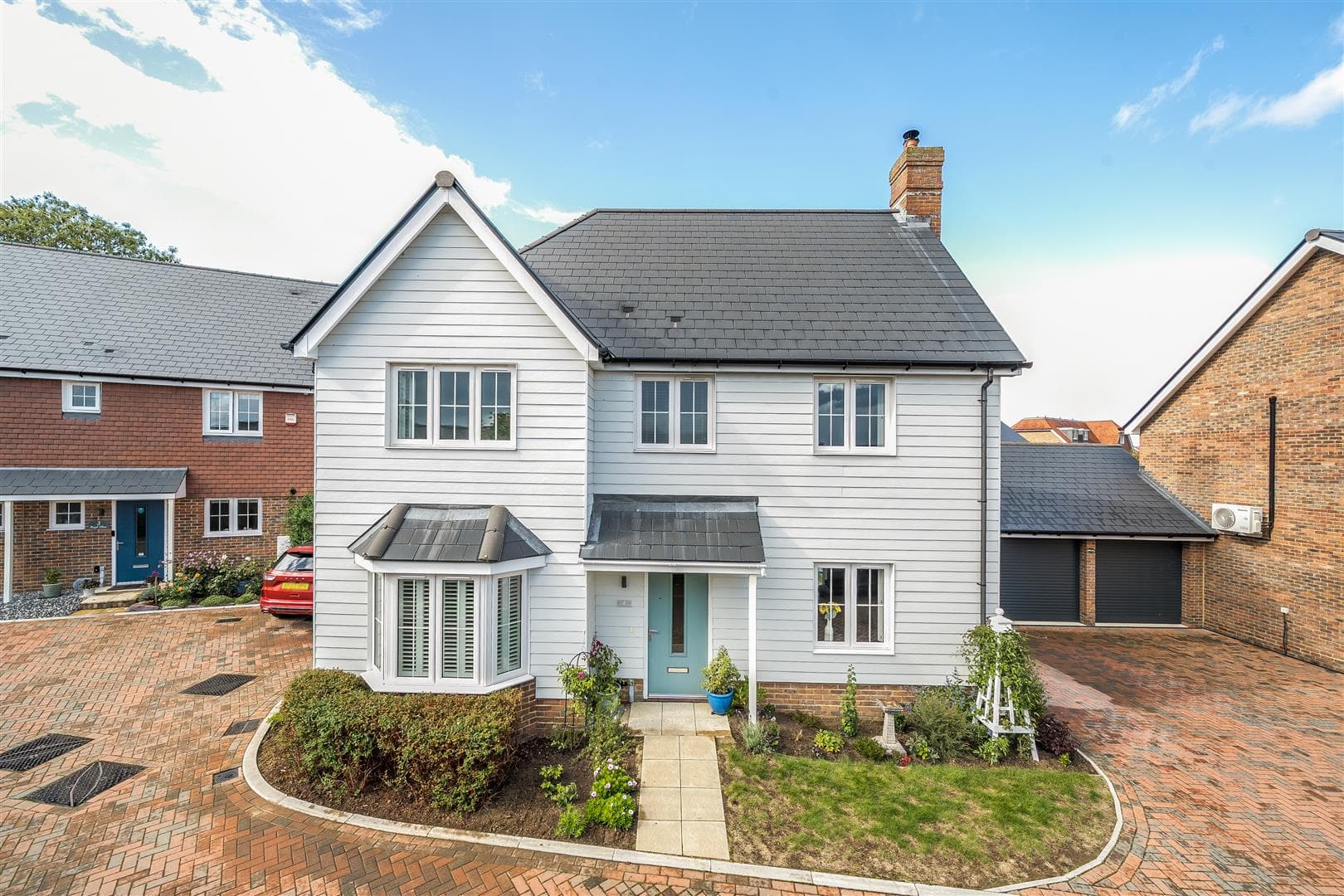 Hazel Close, Headcorn, Kent, TN27 9FQ