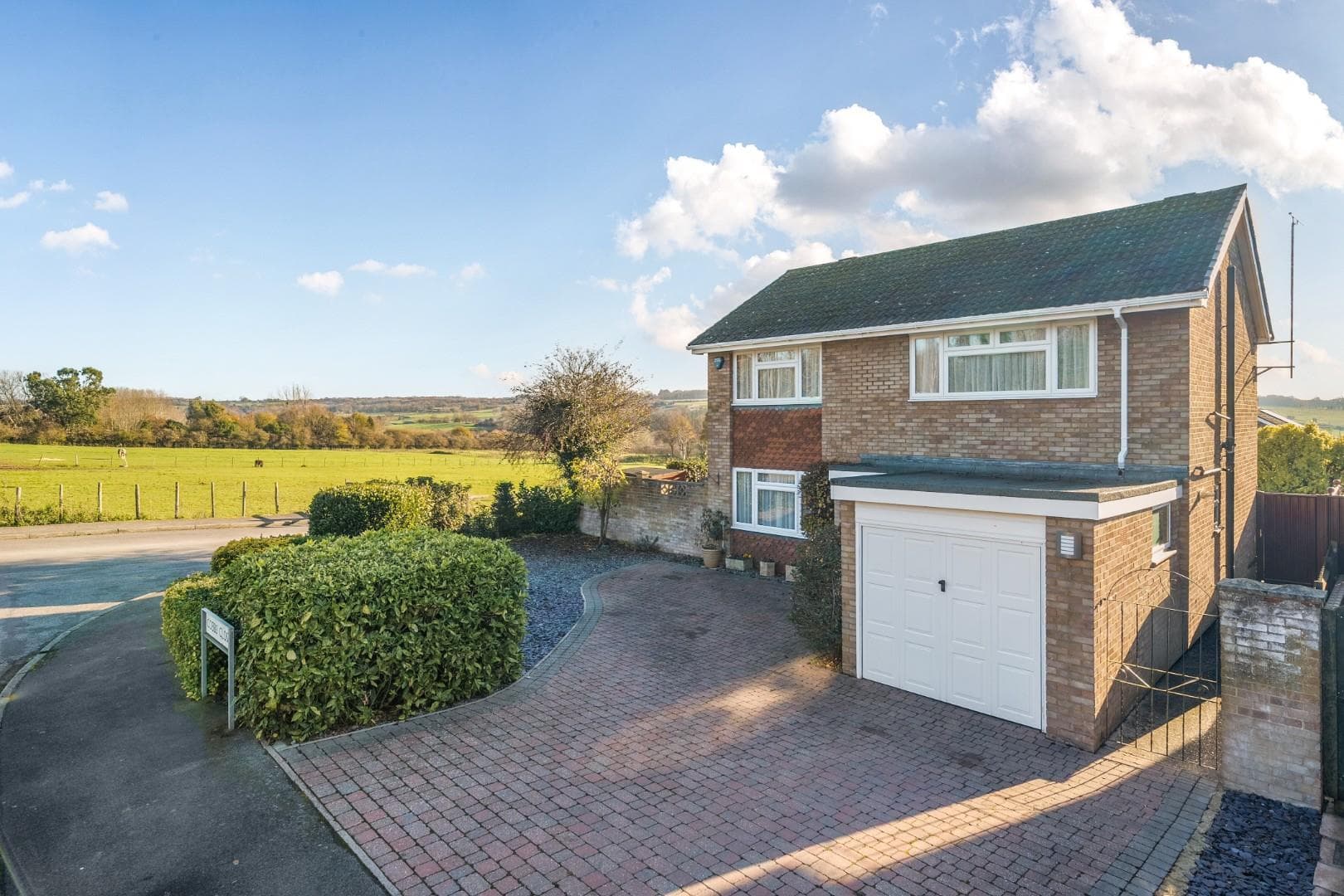 Cobbs Close, Wateringbury, Maidstone, Kent, ME18 5NJ