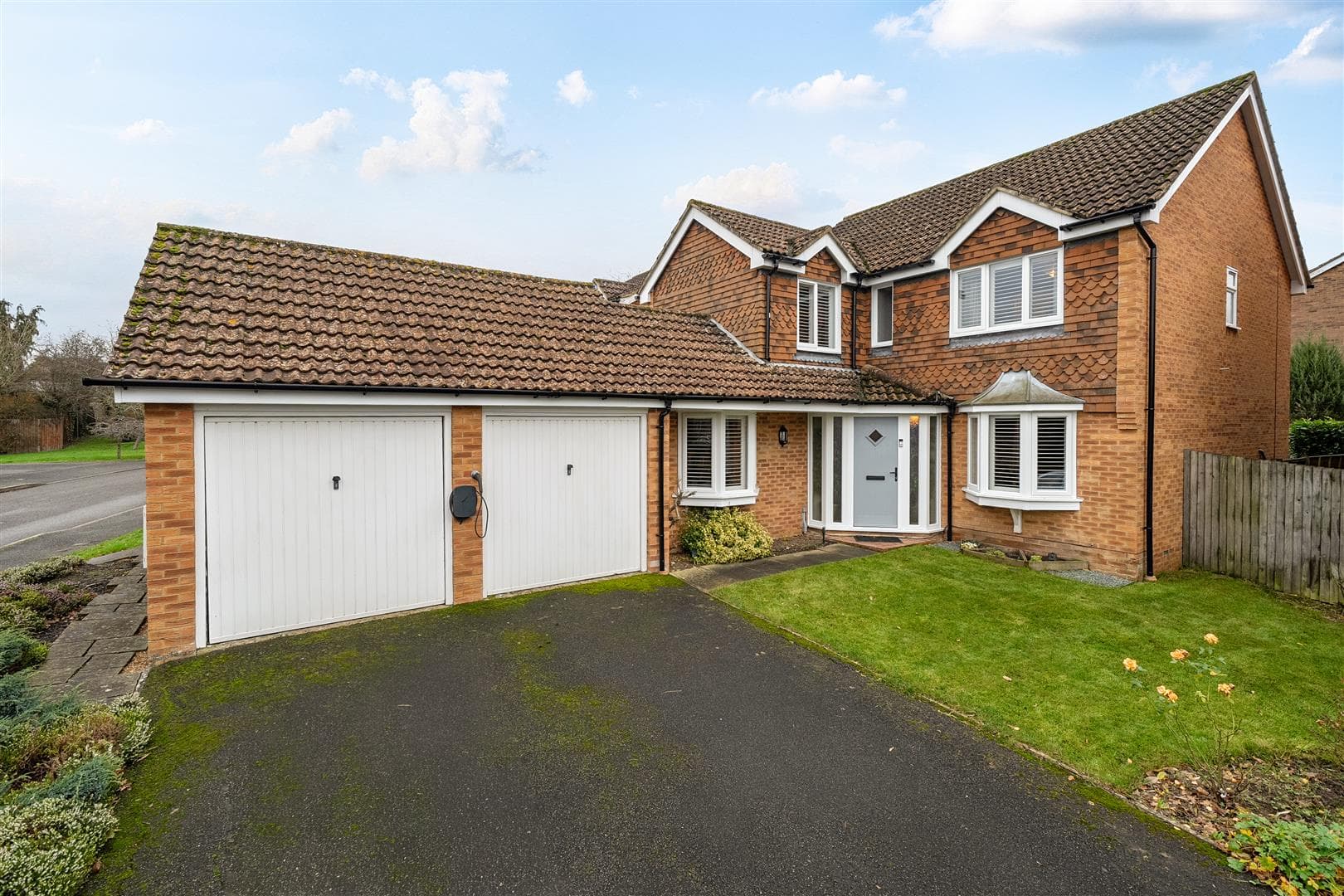Mansion House Close, Biddenden, Ashford, TN27 8DE