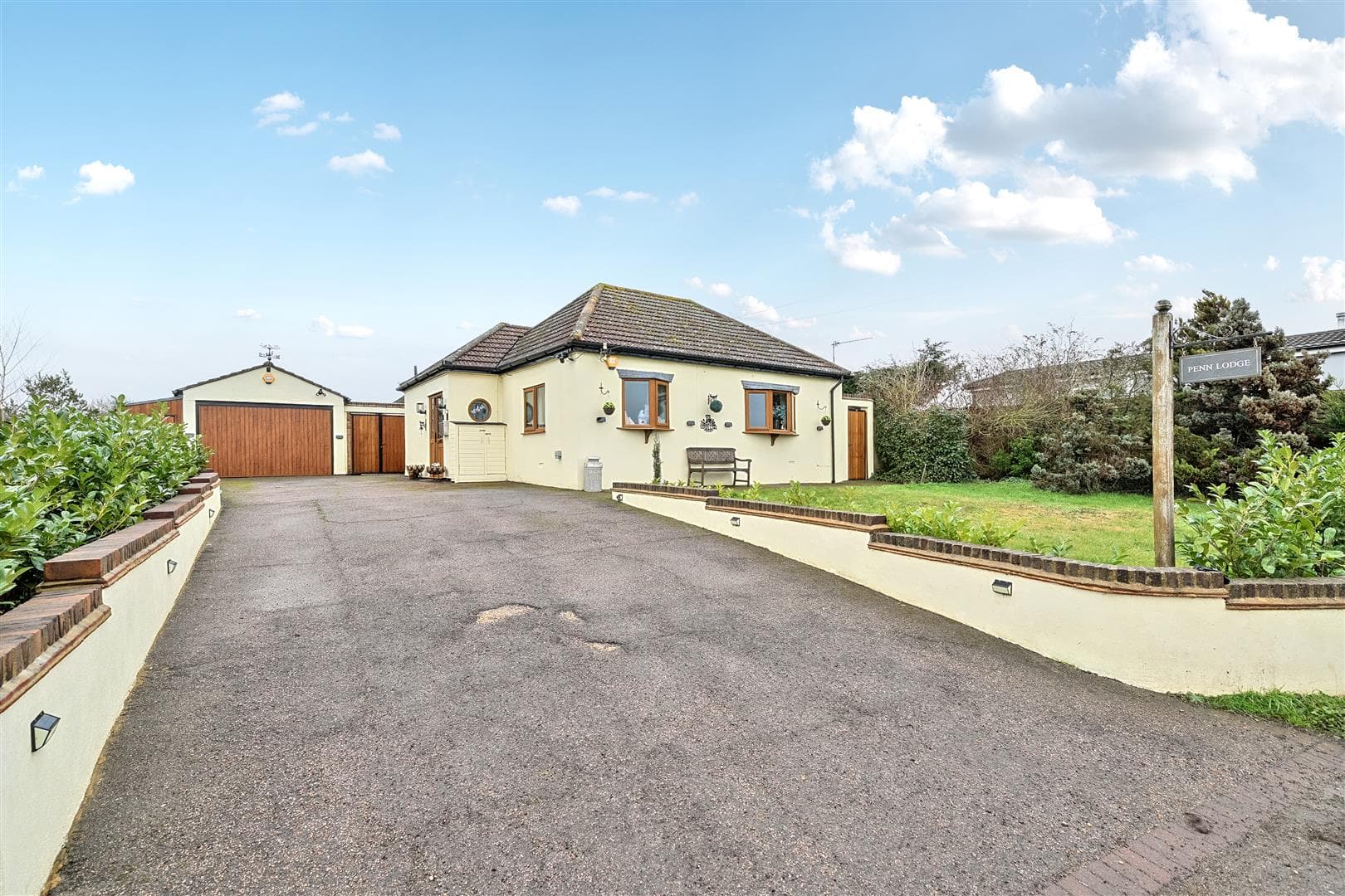 Forstal Lane, Harrietsham, Maidstone, ME17 1LB