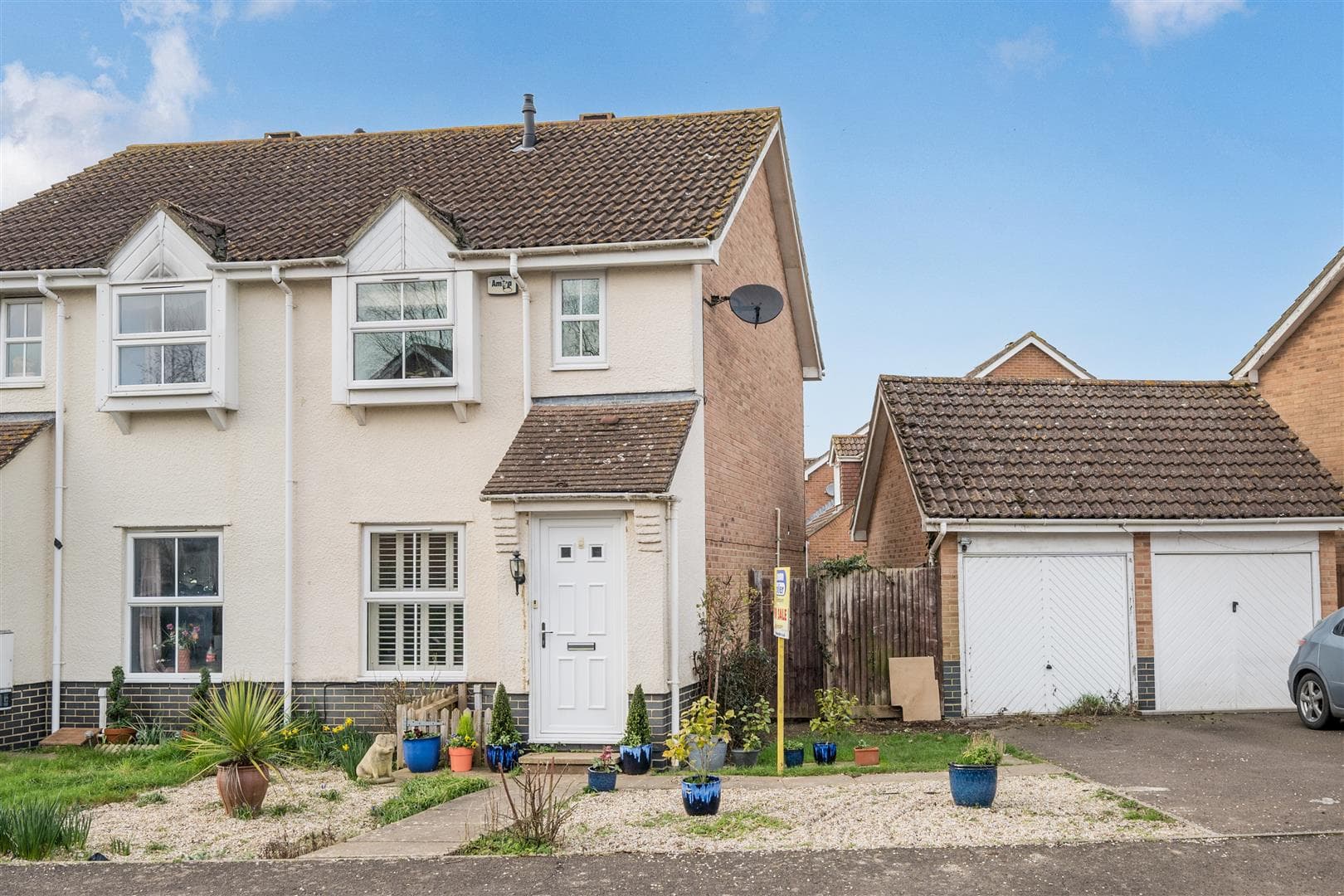 Downs Close, Headcorn, Headcorn Ashford, Kent, TN27 9UG