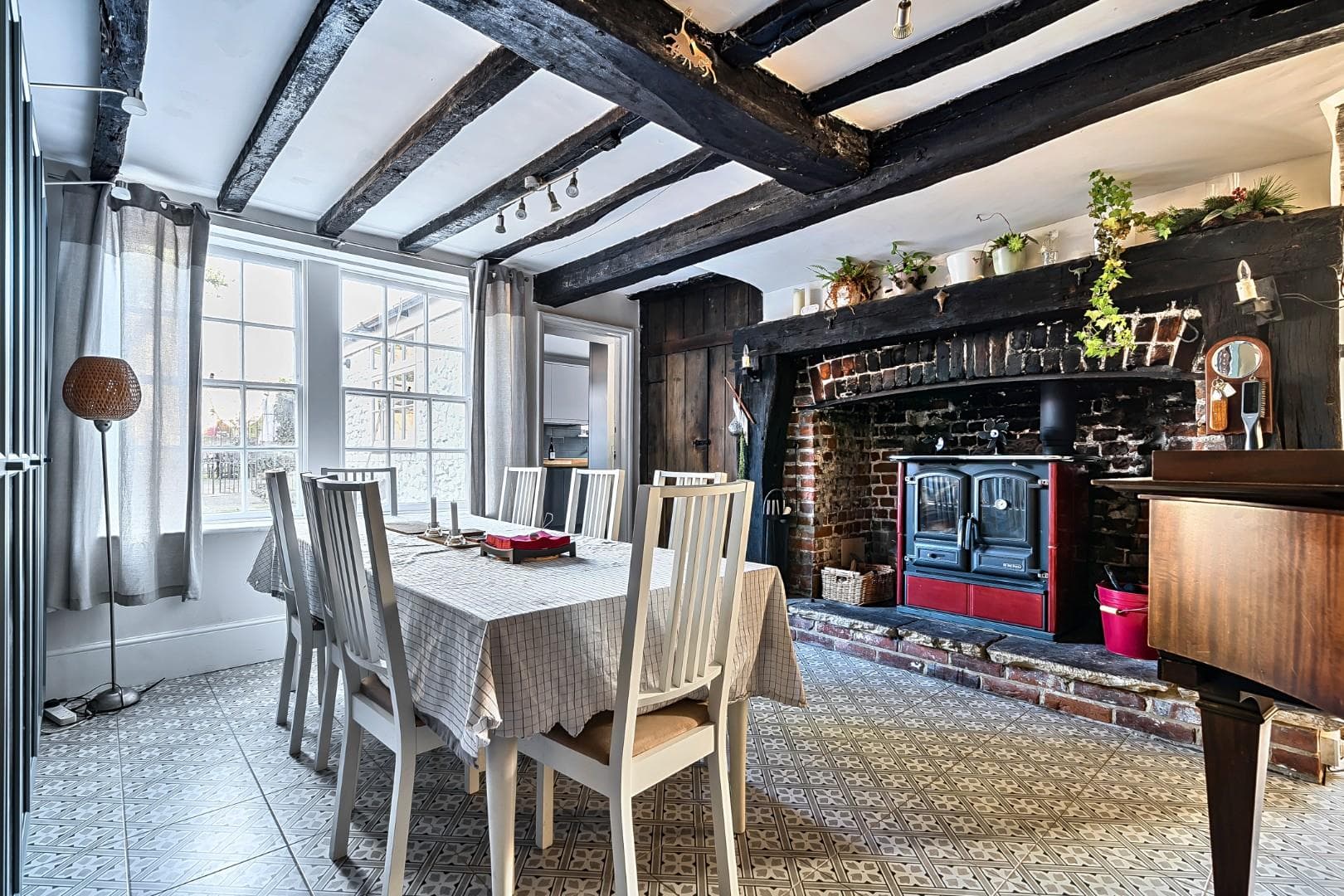 High Street, Wouldham, Rochester, Kent, ME1 3TY