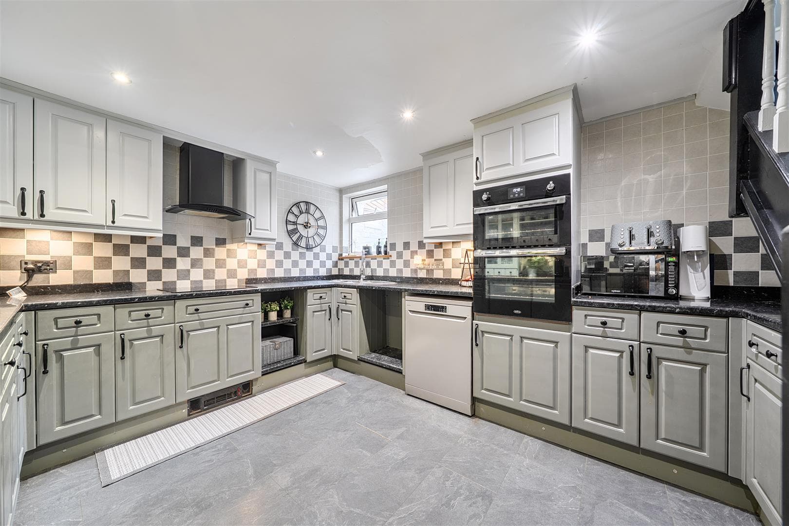 Tonbridge Road, Maidstone, ME16 8ND