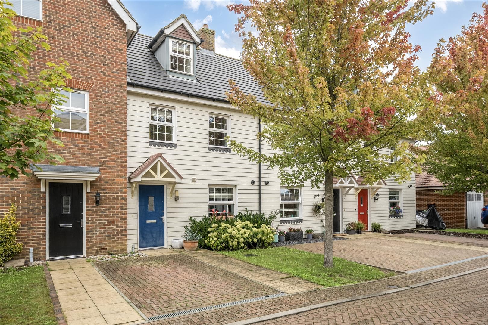 Locks Yard, Headcorn, Ashford, Kent, TN27 9AD