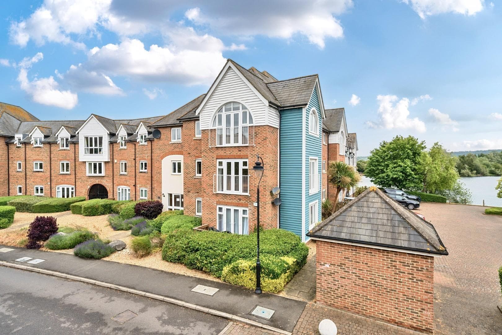 The Lakes, Larkfield, Aylesford, Kent, ME20 6GT