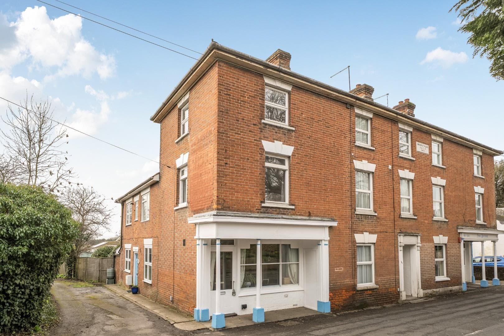 Tonbridge Road, Wateringbury, Maidstone, ME18 5NY