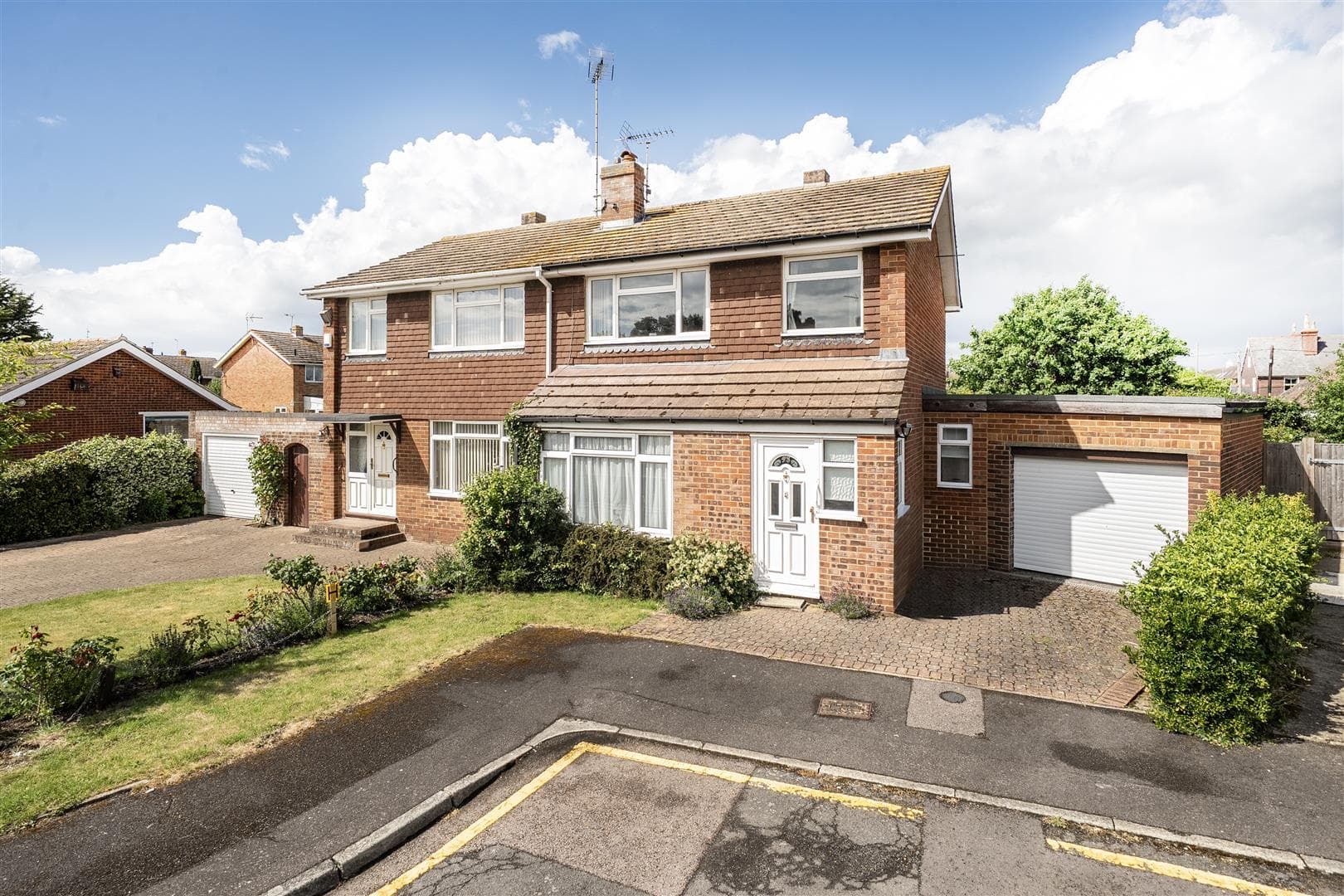 Rushford Close, Headcorn, Ashford, TN27 9QD